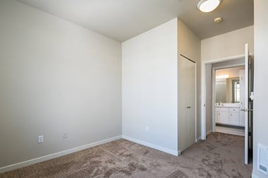 2108 North Pacific Street Studio-2 Beds Apartment for Rent Photo Gallery 1